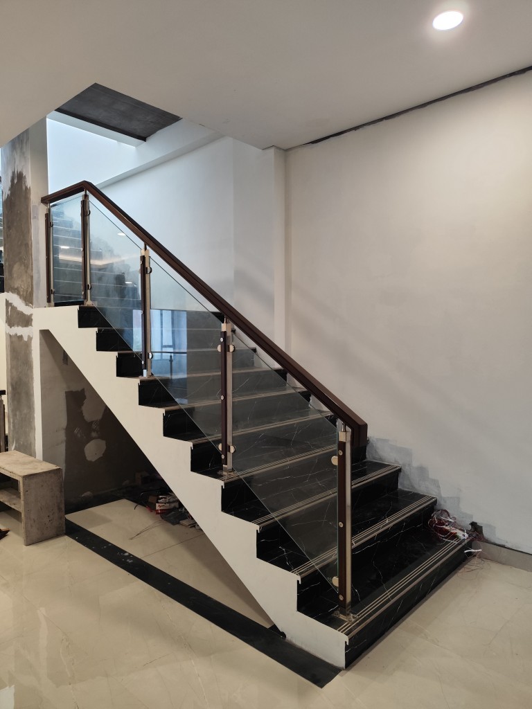 Railing kaca Tempered